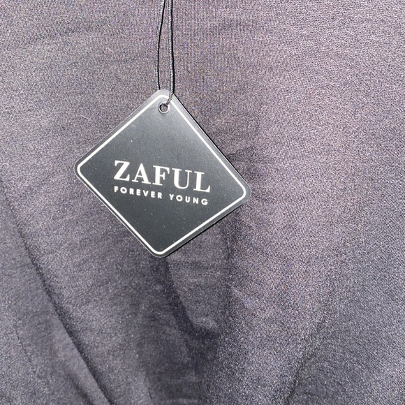 Long-Sleeve Crop Top - Picture 2 of 2